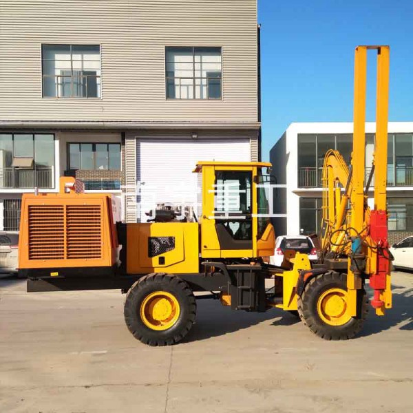 護(hù)欄打樁機(jī) 高速公路波形護(hù)欄打樁機(jī)